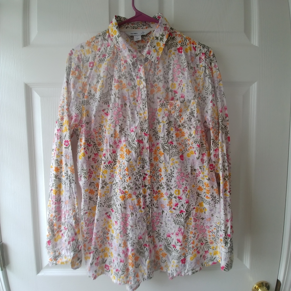 Women's Classic Floral Print Button Down
